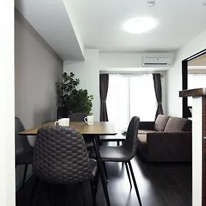 Sun Court Hongodori Garden Hills アパートホテル
